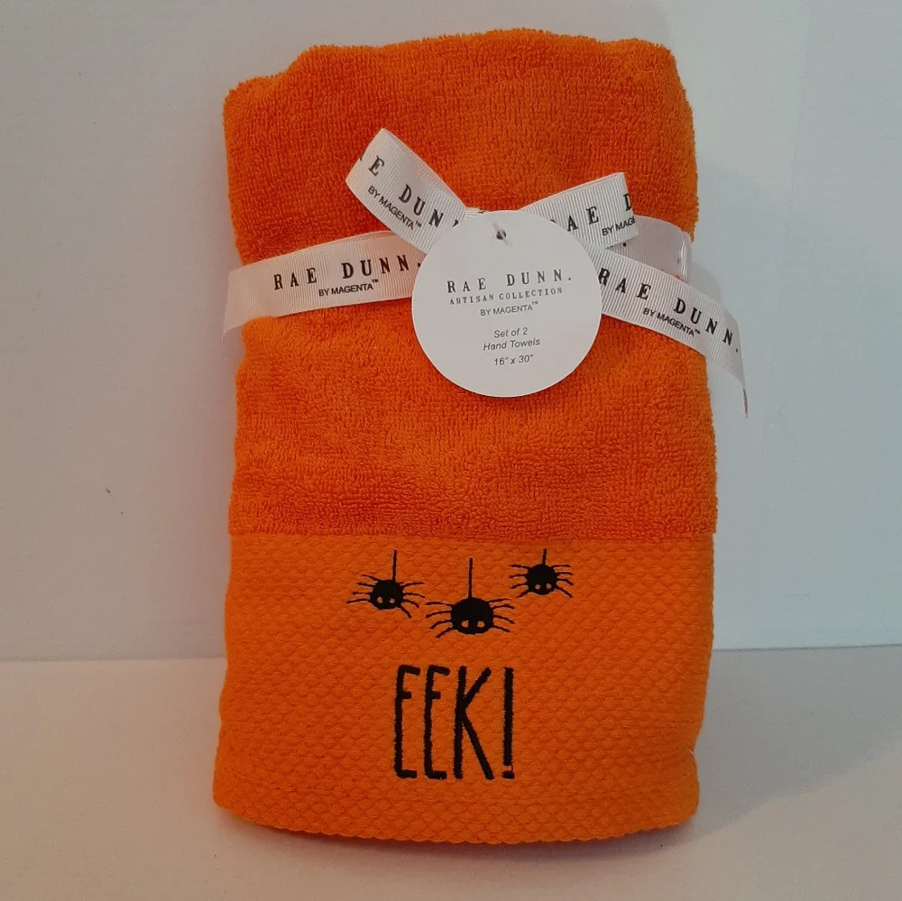 Rae Dunn EEK! 16